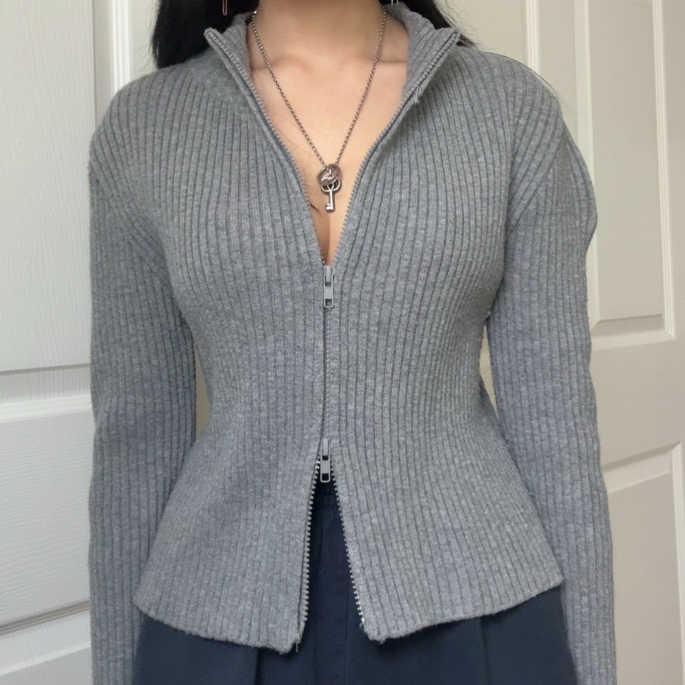 Women's Gray Ribbed Double Zip Sweater